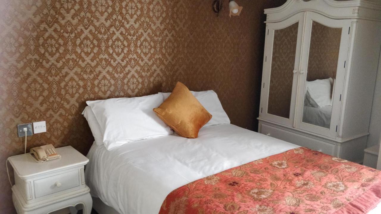 טאים The Spread Eagle Hotel מראה חיצוני תמונה