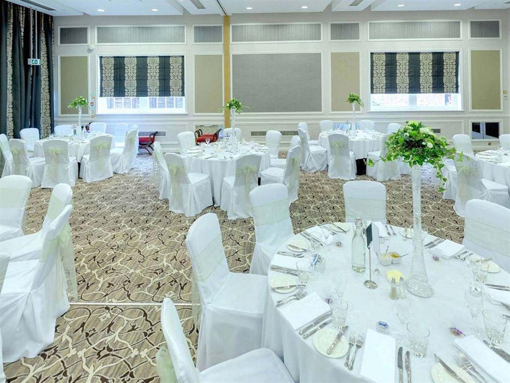 טאים The Spread Eagle Hotel מראה חיצוני תמונה