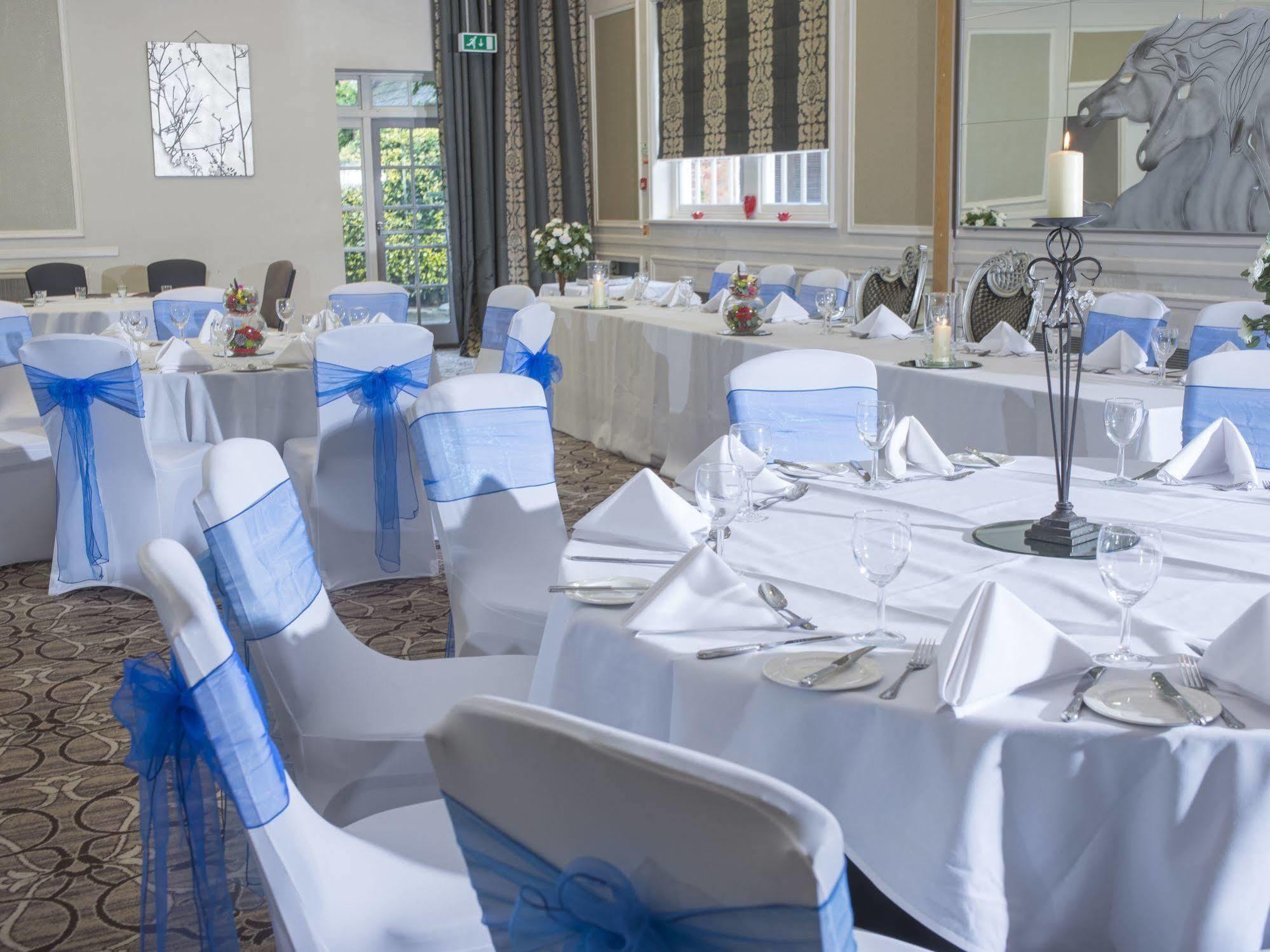 טאים The Spread Eagle Hotel מראה חיצוני תמונה