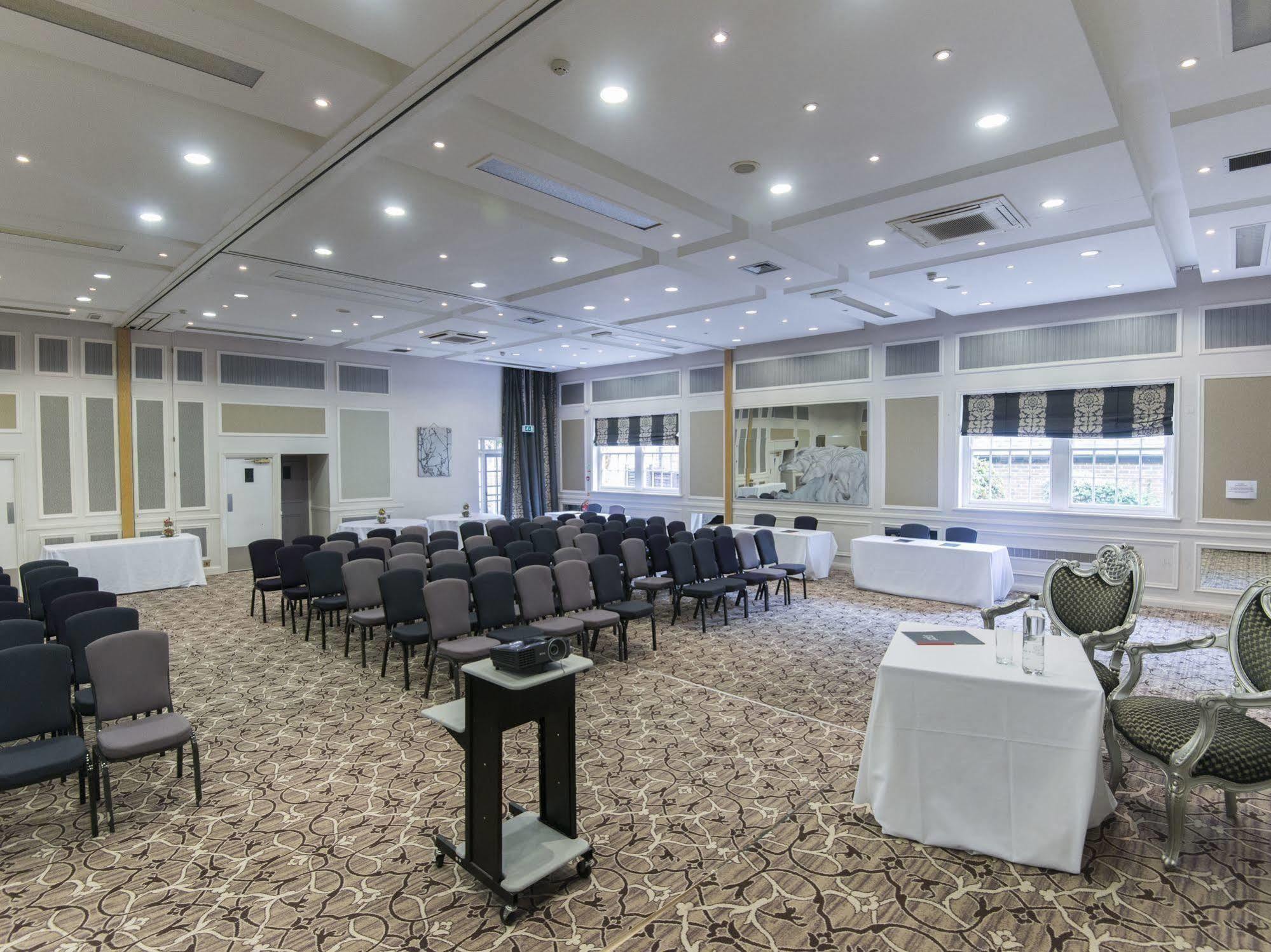 טאים The Spread Eagle Hotel מראה חיצוני תמונה