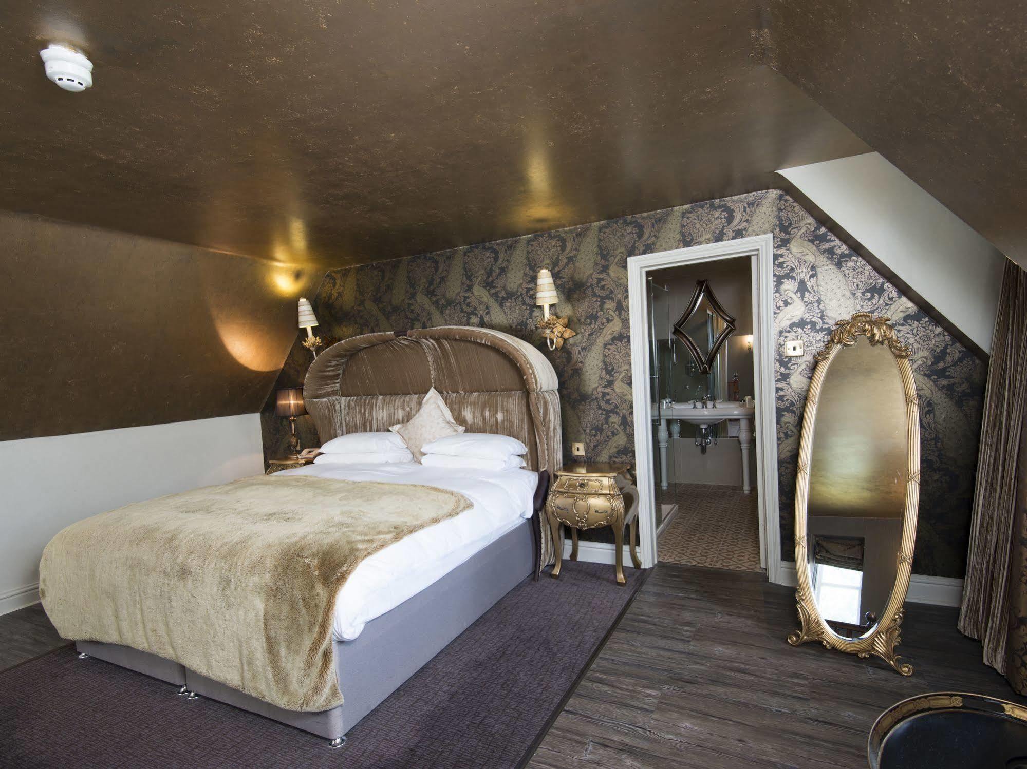 טאים The Spread Eagle Hotel מראה חיצוני תמונה