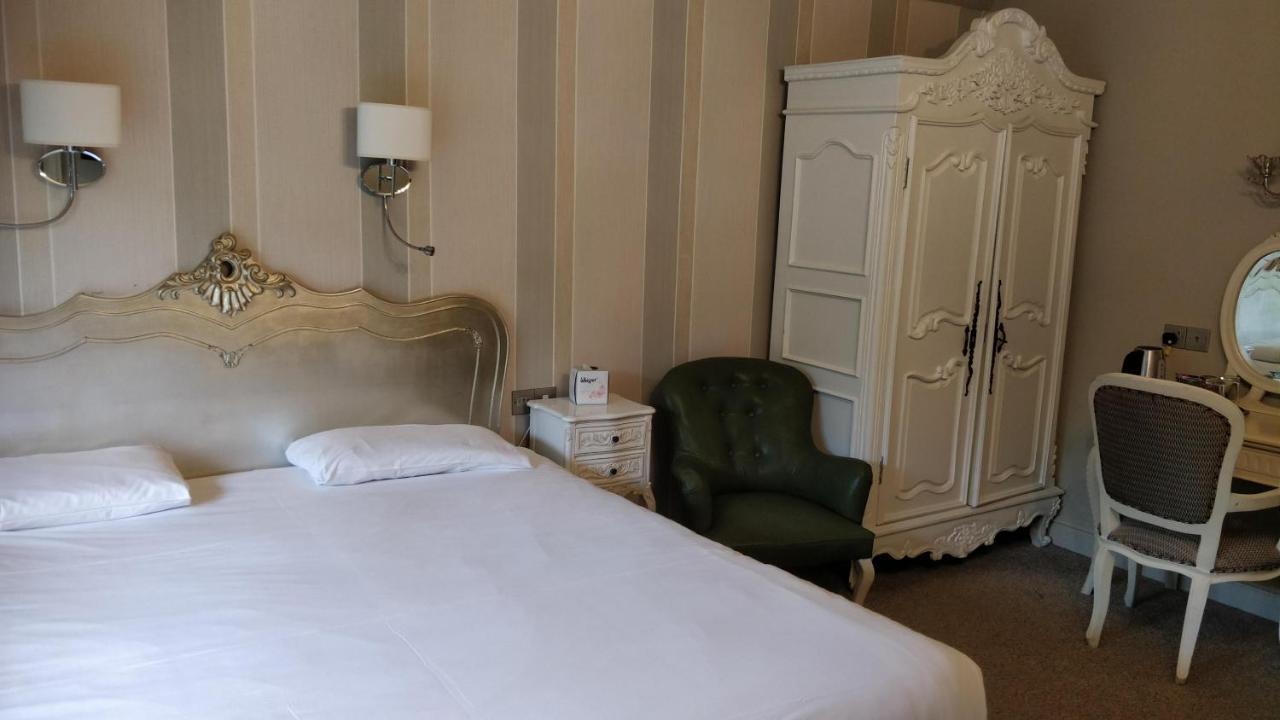 טאים The Spread Eagle Hotel מראה חיצוני תמונה