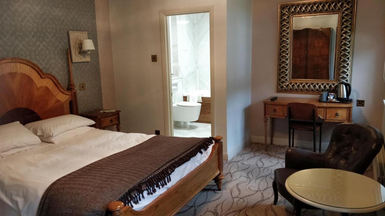 טאים The Spread Eagle Hotel מראה חיצוני תמונה